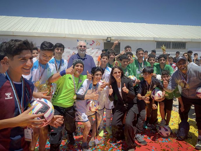 Más de 400 niños y jóvenes cierran la temporada de fútbol solidario de LaLiga en Za'atari y Azraq.