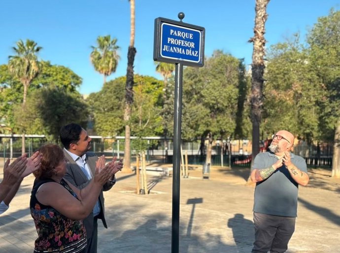 Acto de rotulación del Parque Infantil Profesor Juanma Díaz.