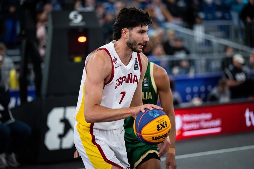 España inicia la defensa del título mundial masculino de 3x3 con un triunfo y una derrota