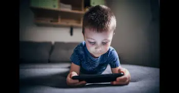 Científicos suizos descubren el 'criticoma': por qué la infancia con pantallas cambia el cerebro para siempre