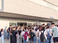 Moreno desea suerte a estudiantes que se examinan de la PAU: "Seréis protagonistas de la Andalucía líder que queremos"