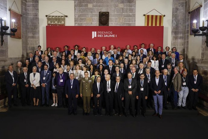 Els jurats dels Rei Jaume I alerten a València de l'amenaça de la desinformació