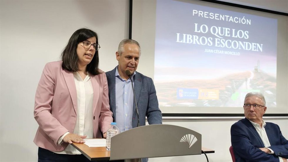 Imagen de archivo de la diputada de Cultura, Cine e Identidad Almeriense, Almudena Morales, durante la presentación de una publicación del IEA.