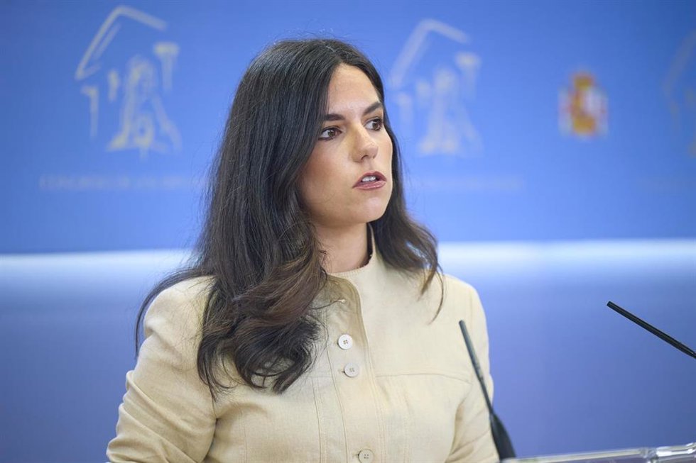 La portavoz de VOX en el Congreso, Pepa Millán,  durante una rueda de prensa, en el Congreso 