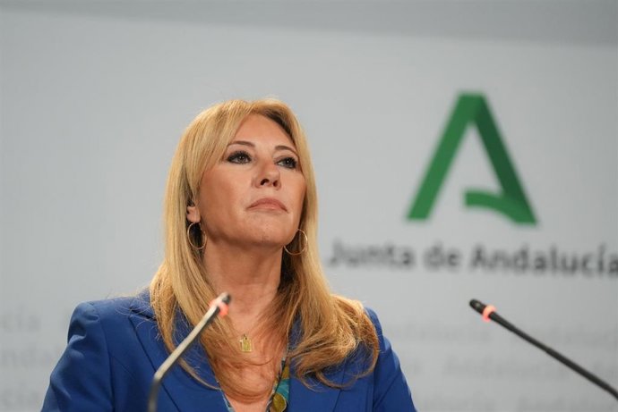 La consejera de Economía, Hacienda, Fondos Europeos y Diálogo Social de la Junta de Andalucía y portavoz del Gobierno en funciones, Carolina España