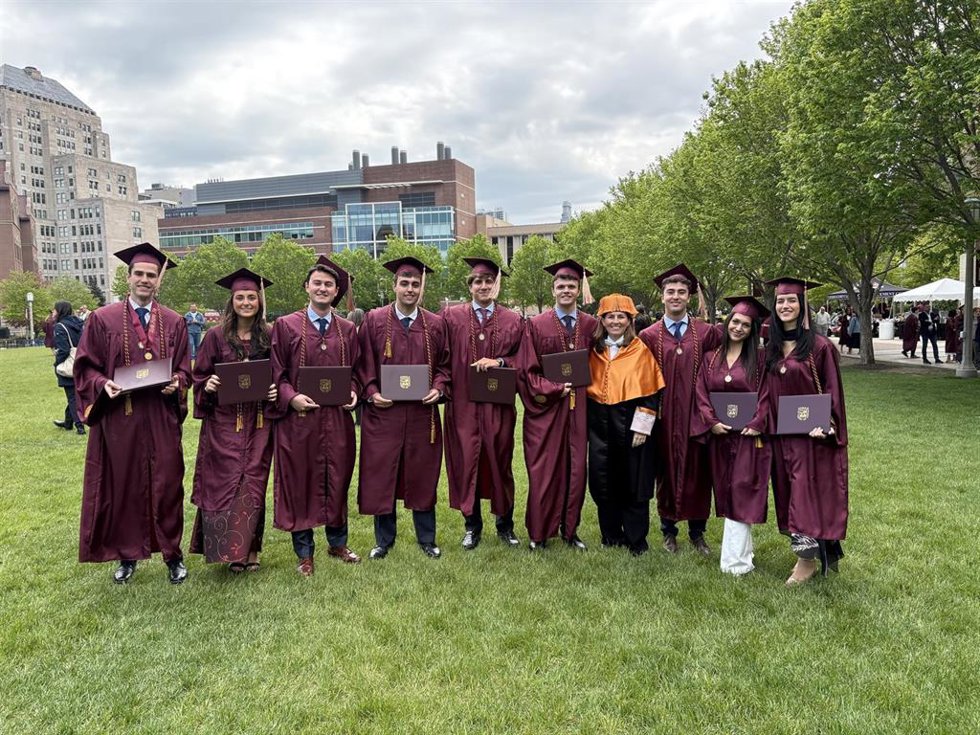 Estudiantes de la Universidad Loyola Andalucía se gradúan en Estados Unidos culminando su doble grado internacional.