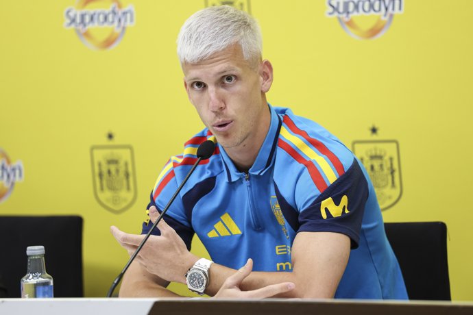 Dani Olmo durante un acto de patrocinio con la selección