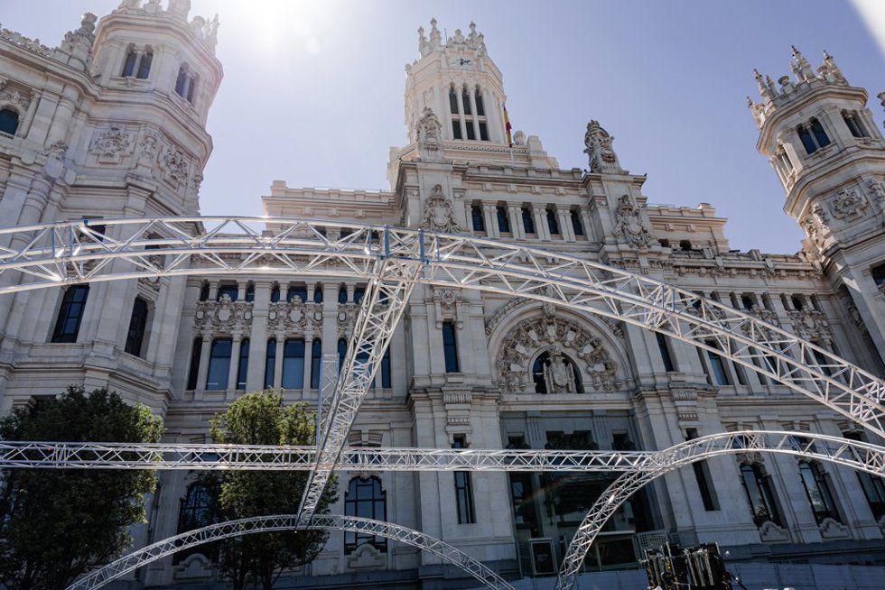 Continúan los preparativos para la visita del Papa, en la plaza de Cibeles, a 28 de mayo de 2026, en Madrid (España).
