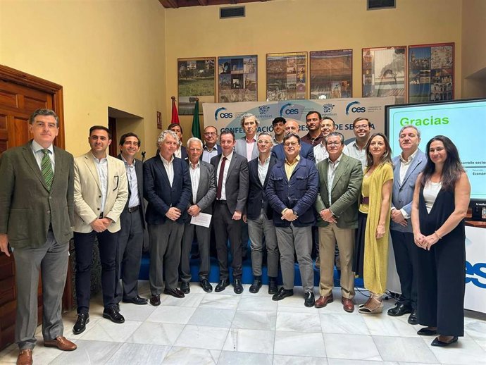 Imagen del vicepresidente de Prodetur, Rodrigo Rodríguez Hans, en la Comisión de Turismo de la CES celebrada el 2 de junio de 2026