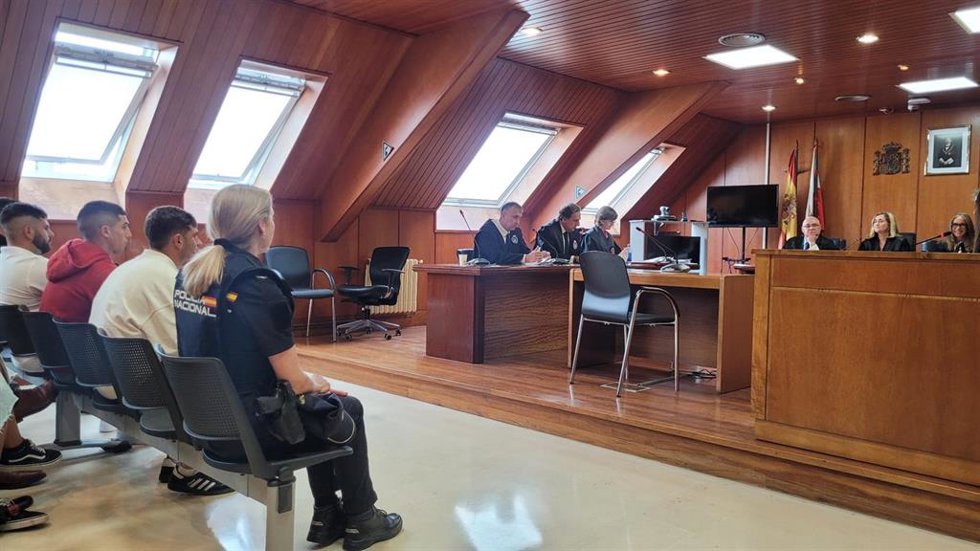Juicio a los tres acusados de agredir a tres porteros y un cliente de una discoteca de Santander