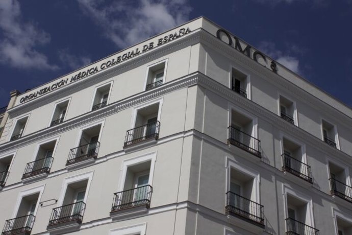Archivo - La OMC recuerda que la contratación de médicos no especialistas es un riesgo para el SNS y el sistema MIR