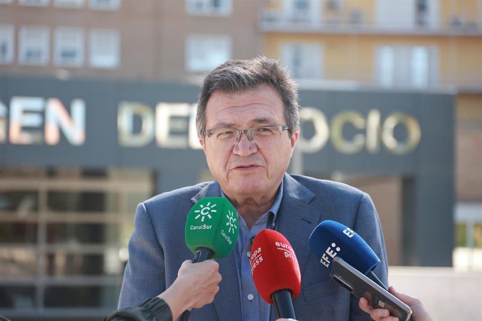 El presidente del Sindicato Médico Andaluz (SMA), Rafael Ojeda, en una atención a medios. 