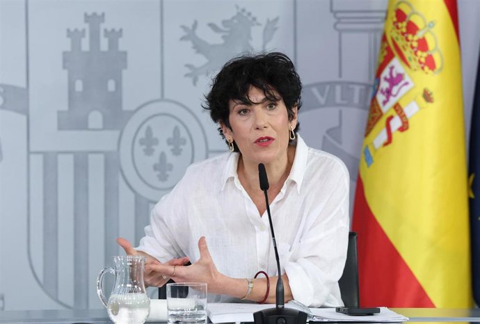 La portavoz del Gobierno, Elma Saiz, en la rueda de prensa tras el Consejo de Ministros
