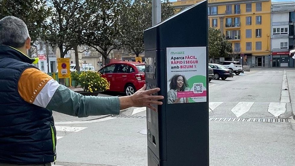 La aplicación mowiz llega a Llagostera (Girona) para pagar el estacionamiento regulado con bizum
