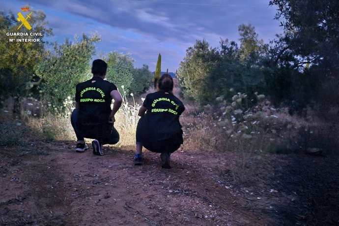 Archivo - Agentes del equipo ROCA de la Guardia Civil