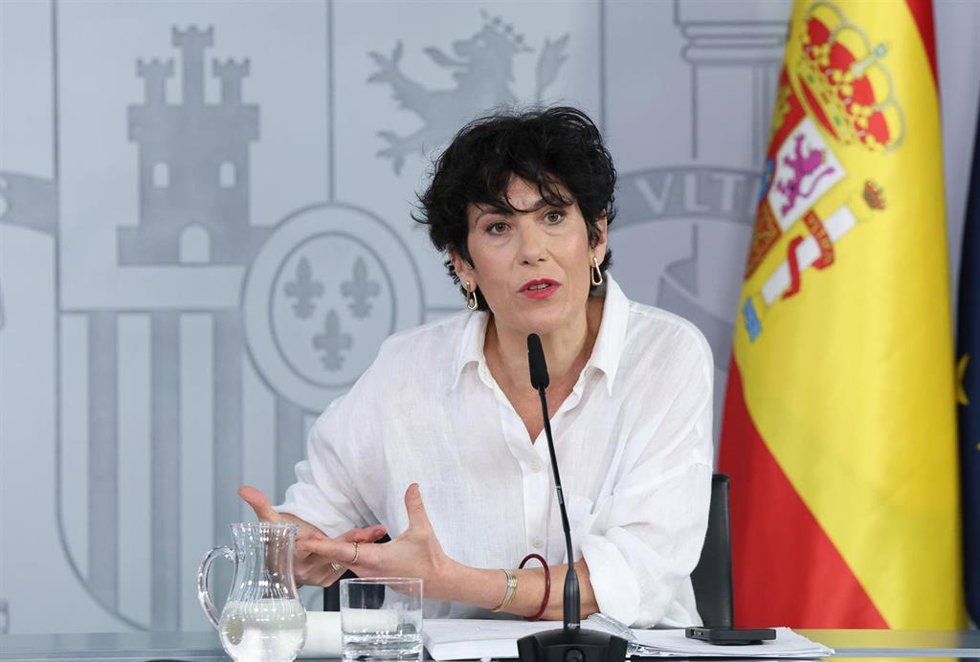 La portavoz del Gobierno, Elma Saiz, en la rueda de prensa tras el Consejo de Ministros