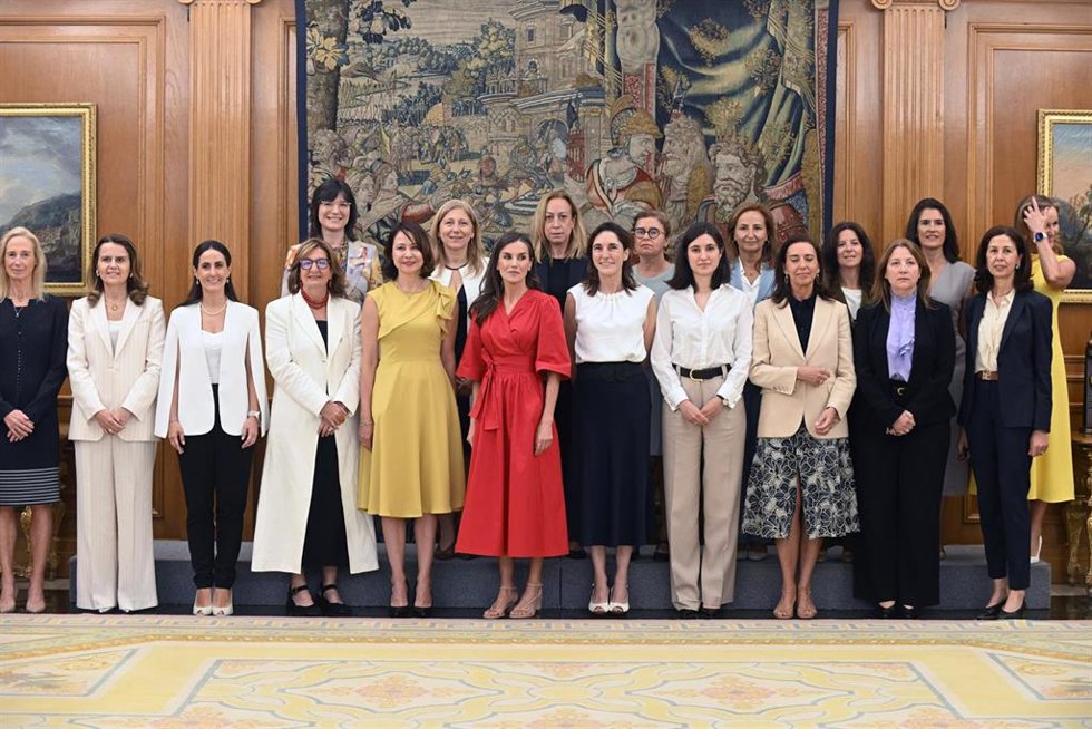 La Reina Letizia durante la audiencia a una representación del Club de Ejecutivas Españolas en el Exterior, en el Palacio de La Zarzuela, a 02 de junio de 2026, en Madrid (España). 