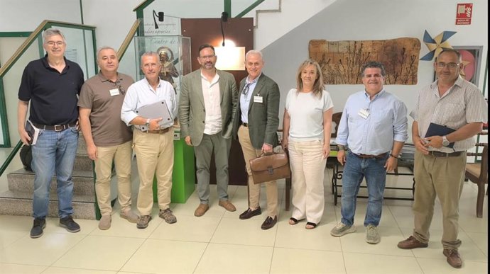 Reunión del director general de Regadíos e Infraestructuras Rurales, José Manuel Sánchez Delgado, con representantes de la Asociación de Comunidades de Regantes Regantex