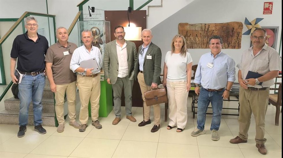 Reunión del director general de Regadíos e Infraestructuras Rurales, José Manuel Sánchez Delgado, con representantes de la Asociación de Comunidades de Regantes Regantex