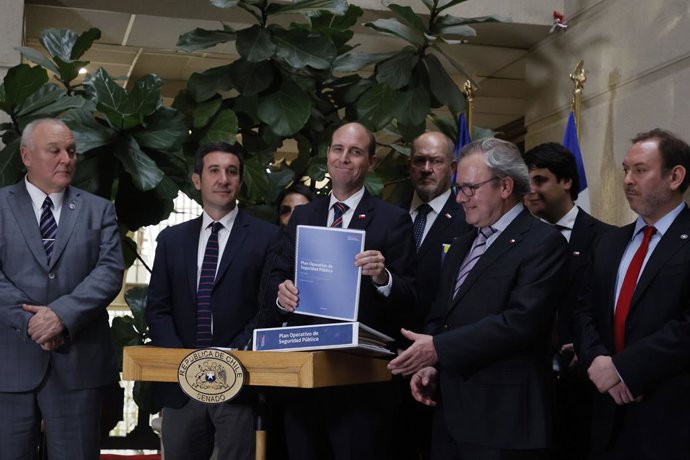 Valparaiso, 2 de junio 2026 Punto de prensa del ministro de Seguridad Publica Martin Arrau tras la Sesion Especial del Senado Sebastian Cisternas/Aton Chile