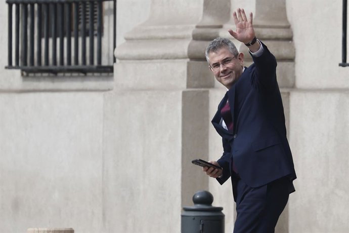 Santiago 2 de junio 2026. Andres Jouannet se retira del despacho del Presidente de la Republica en el Palacio de La Moneda. Dragomir Yankovic/Aton Chile