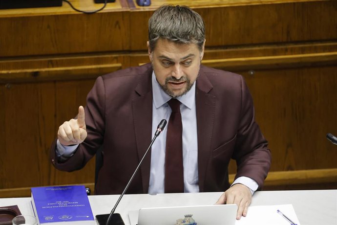 Valparaiso, 22 de diciembre 2025 El diputado Daniel Manouchehri durante la acusacion constitucional contra el ministro de la Corte Suprema, Diego Simpertigue, en el Senado Sebastian Cisternas/Aton Chile