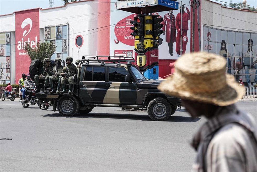 Archivo - Milicianos del Movimiento 23 de Marzo (M23) patrullan Goma, capital de Kivu Norte, en República Democrática del Congo