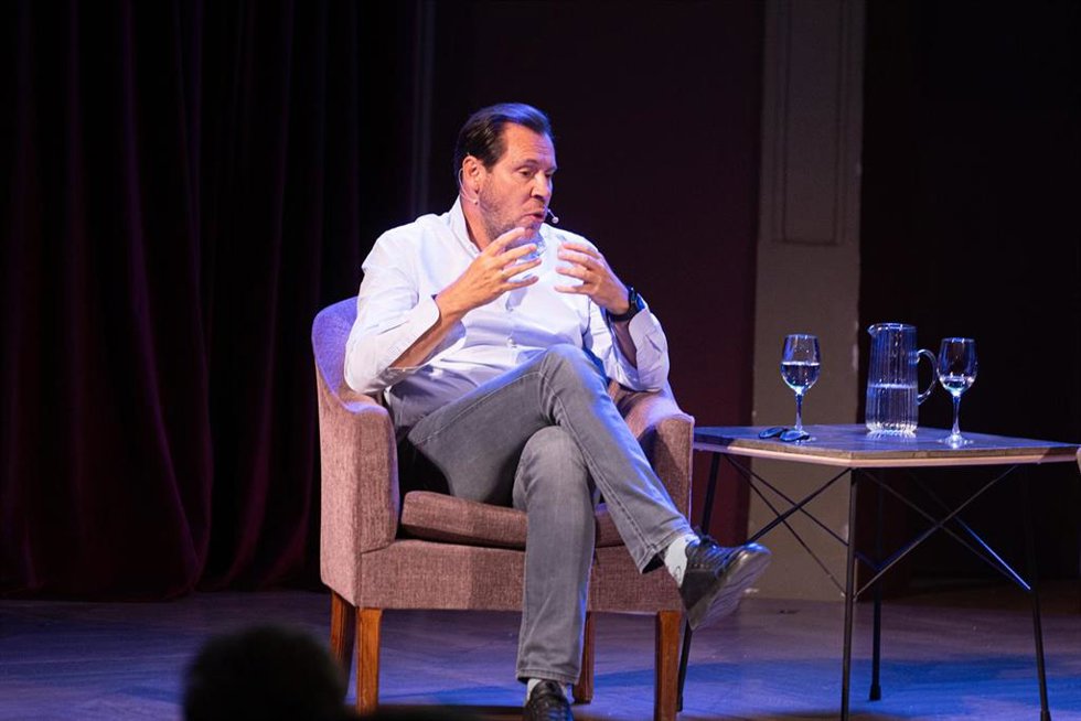 El ministro de Transportes y Movilidad Sostenible, Óscar Puente, durante el encuentro bajo el título ‘Frenar a la extrema derecha’, en el Ateneo de Madrid, a 21 de mayo de 2026, en Madrid (España). El encuentro, organizado por la asociación FACUA, reúne a