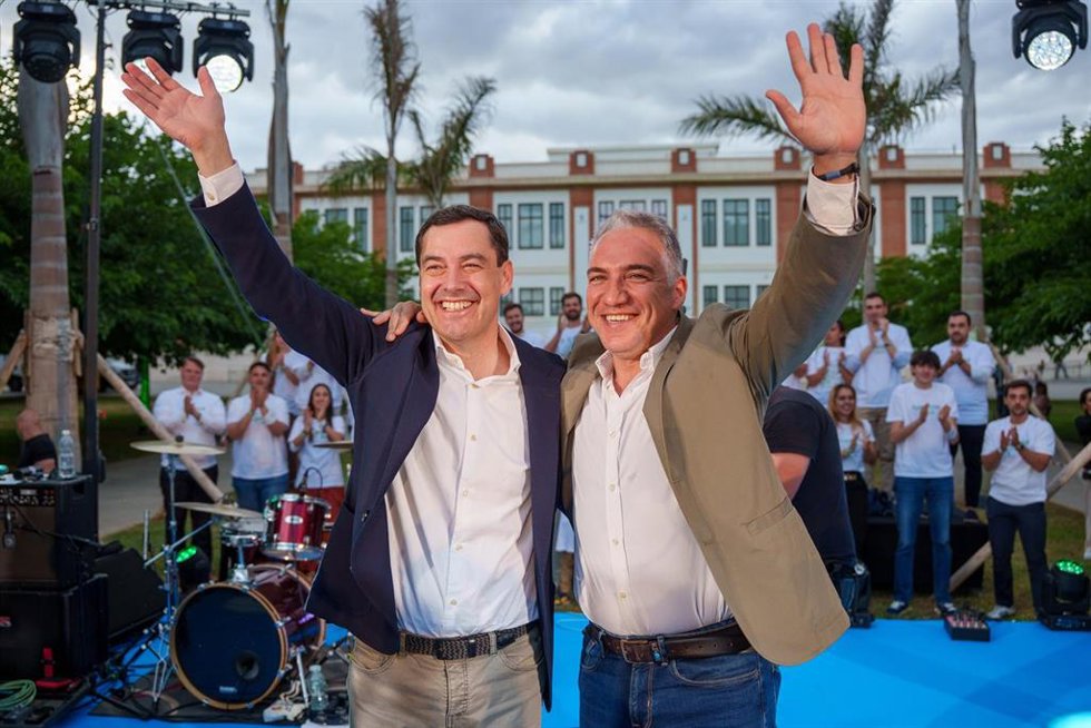 Juanma Moreno y Elías Bendodo