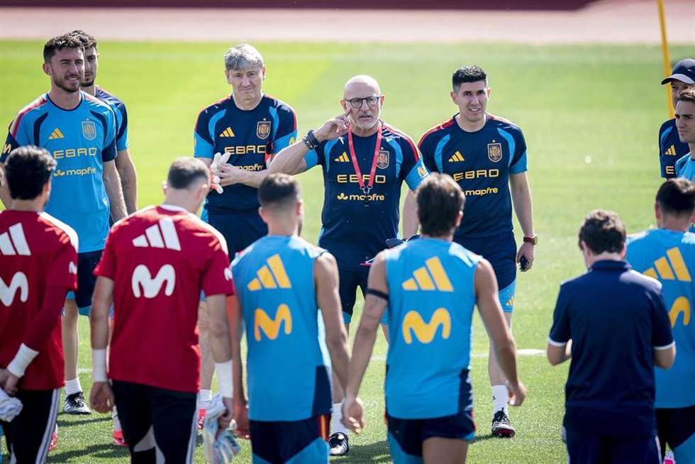 Luis de la Fuente, head coach of Spain, during the training session of the Spain National Football Team at the pre-FIFA World Cup training camp at the Football City (Ciudad del Futbol) on May 31, 2026, in Las Rozas, Spain.