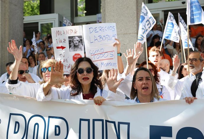 AME y MUD rechazan la aprobación del Estatuto Marco y abogan por "huelga indefinida" médica si no se vuelve al "diálogo"