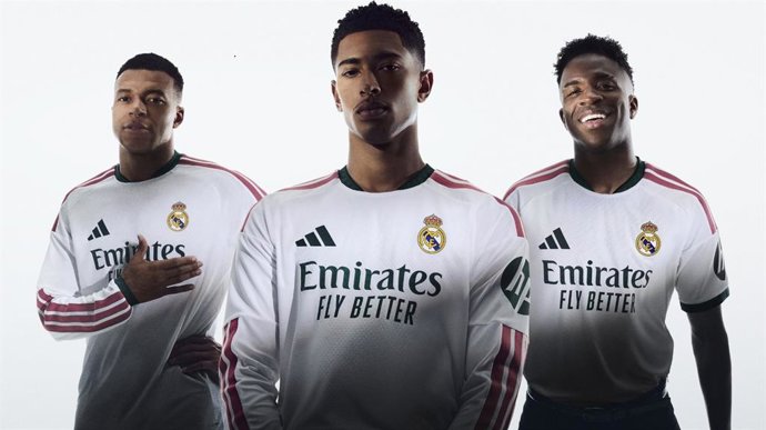 Archivo - Mbappé, Bellingham y Vinícius con la camiseta del Real Madrid para la temporada 26-27