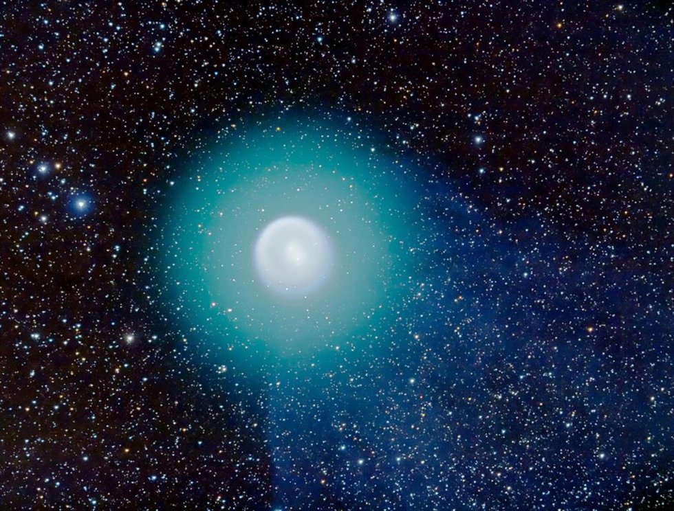Imagen terrestre del cometa 17P/Holmes tomada el 1 de noviembre de 2007 por el astrofotógrafo Alan Dyer. Créditos: NASA , ESA y A. Dyer.