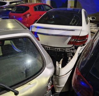 Vehículos accidentados en Cuenca.