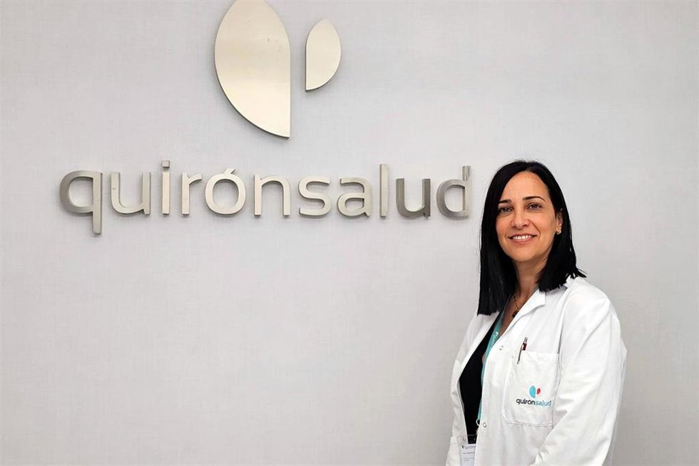 Archivo - La doctora Arantxa Pérez, especialista de la Unidad de Reproducción Asistida del Hospital Quirónsalud Málaga