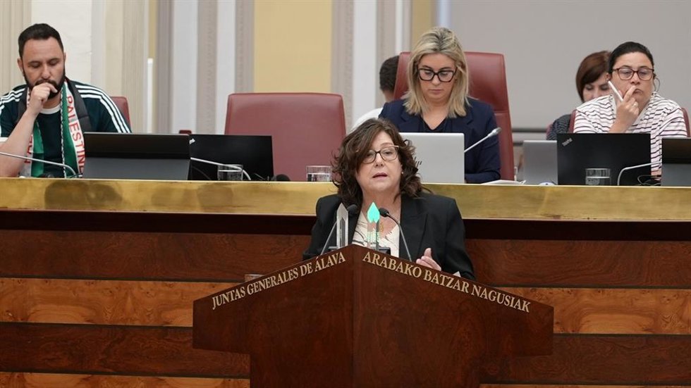 Itziar Gonzalo en el pleno de las JJGG de Álava