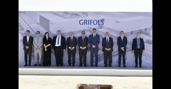 Sánchez coloca la primera piedra de la planta de Grifols en Lliçà de Vall (Barcelona)