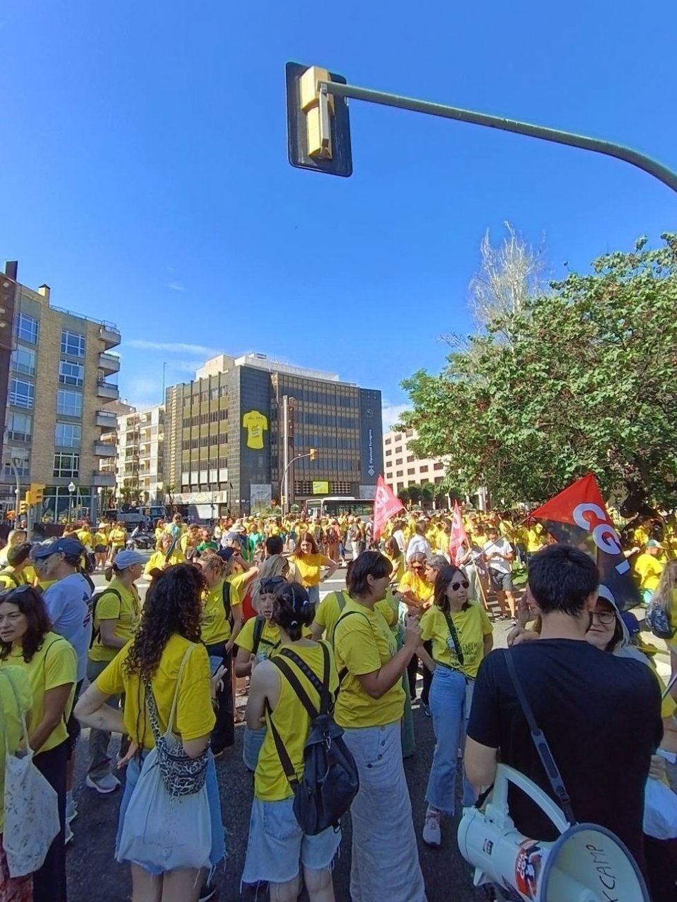 Docentes de Tarragona en huelga en la plaza Imperial Tarraco este miércoles