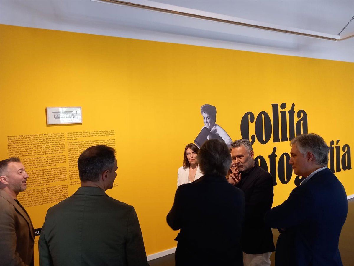 La sala Amós Salvador ofrece un diálogo de imágenes, sin temática común, para descubrir el humor y sagacidad de  Colita 