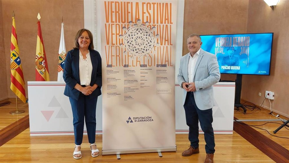 La diputada delegada de Cultura de la DPZ, Charo Lázaro, y el diputado delegado del Monasterio de Veruela, Eduardo Arilla.