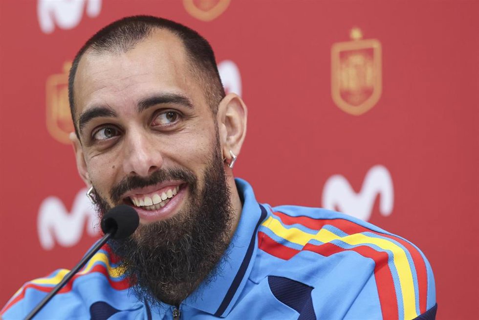 Archivo - El internacional español Borja Iglesias en rueda de prensa en la Ciudad del Fútbol de Las Rozas (Madrid). 