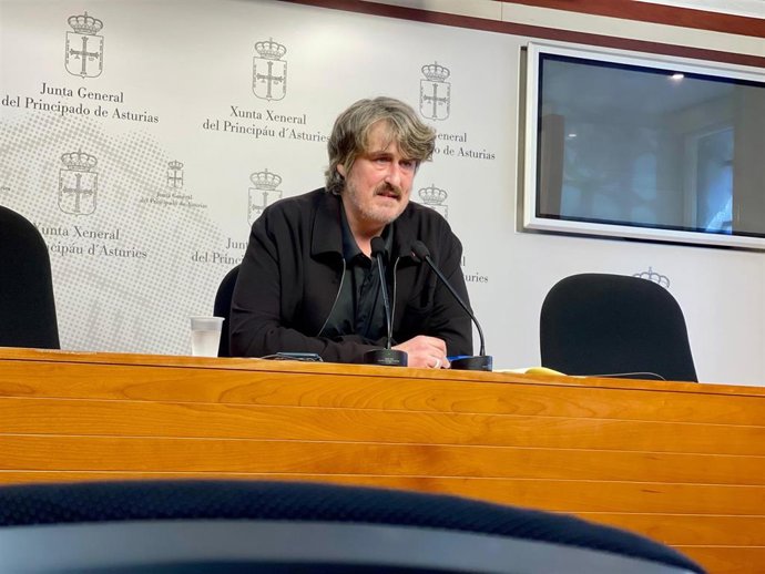 El portavoz de Convocatoria por Asturias, Xabel Vegas, este miércoles en rueda de prensa.