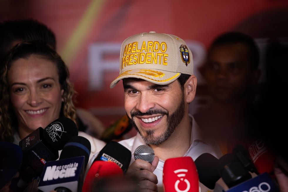 12 February 2026, Colombia, Medellín: Colombian presidential candidate Abelardo de la Espriella of the Defensores de la Patria holds a press conference in Medellin. Photo: Camilo Moreno/LongVisual via ZUMA Press Wire/dpa