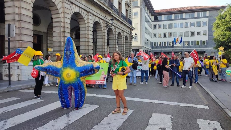 Manifestación de las educadoras de 0 a 3 en Oviedo.