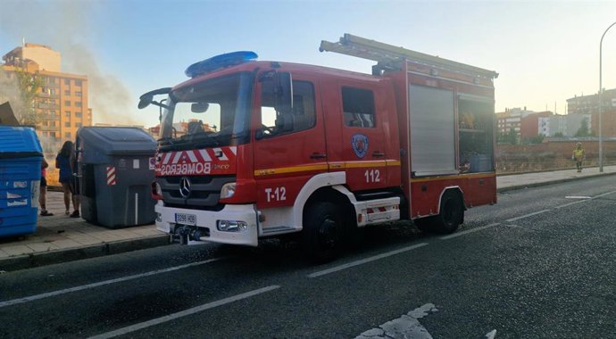 Archivo - Imagen de archivo de un camión de Bomberos del Servicio de Prevención, Extinción de Incendios y Salvamento (Speis) de León.