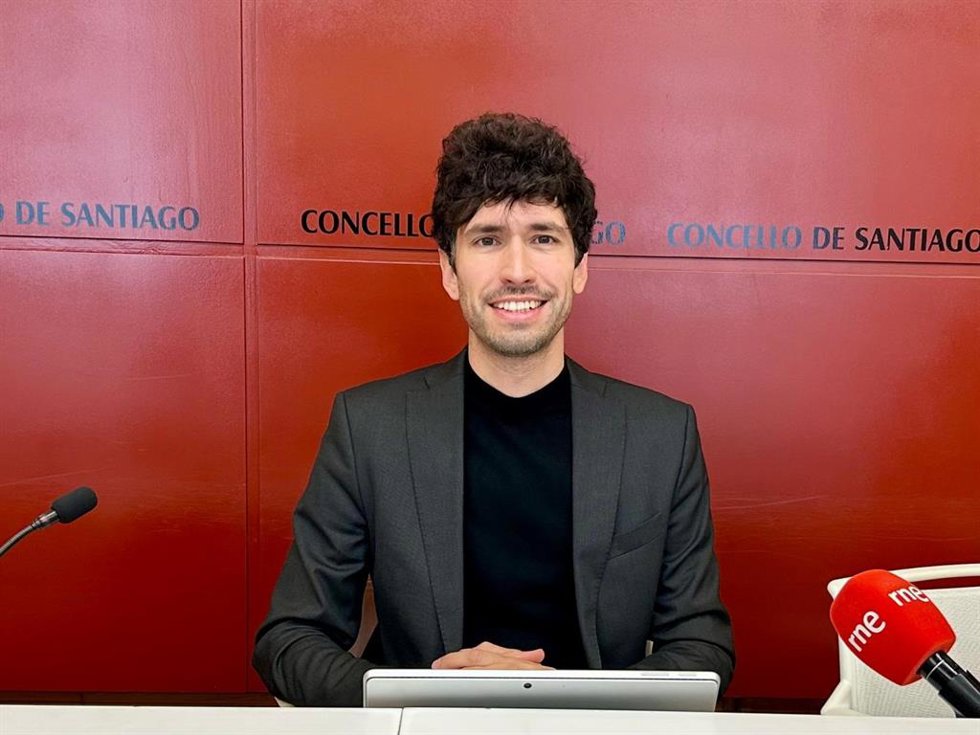 El concejal de Urbanismo de Santiago, Iago Lestegás, en rueda de prensa, a 3 de junio de 2026.