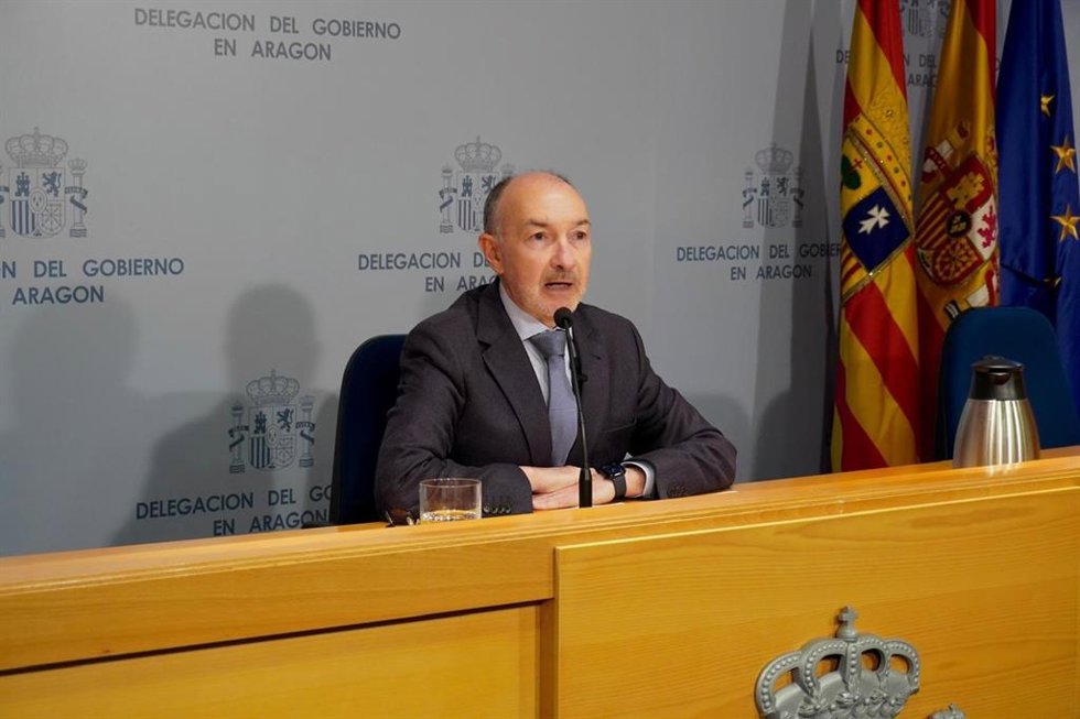 El delegado del Gobierno en Aragón, Fernando Beltrán, en rueda de prensa.