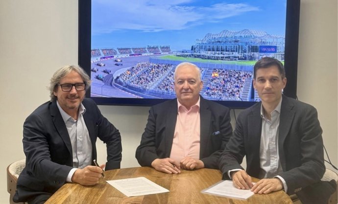 Representantes de La Federación Madrileña de Agencias de Viajes en su acuerdo con F1