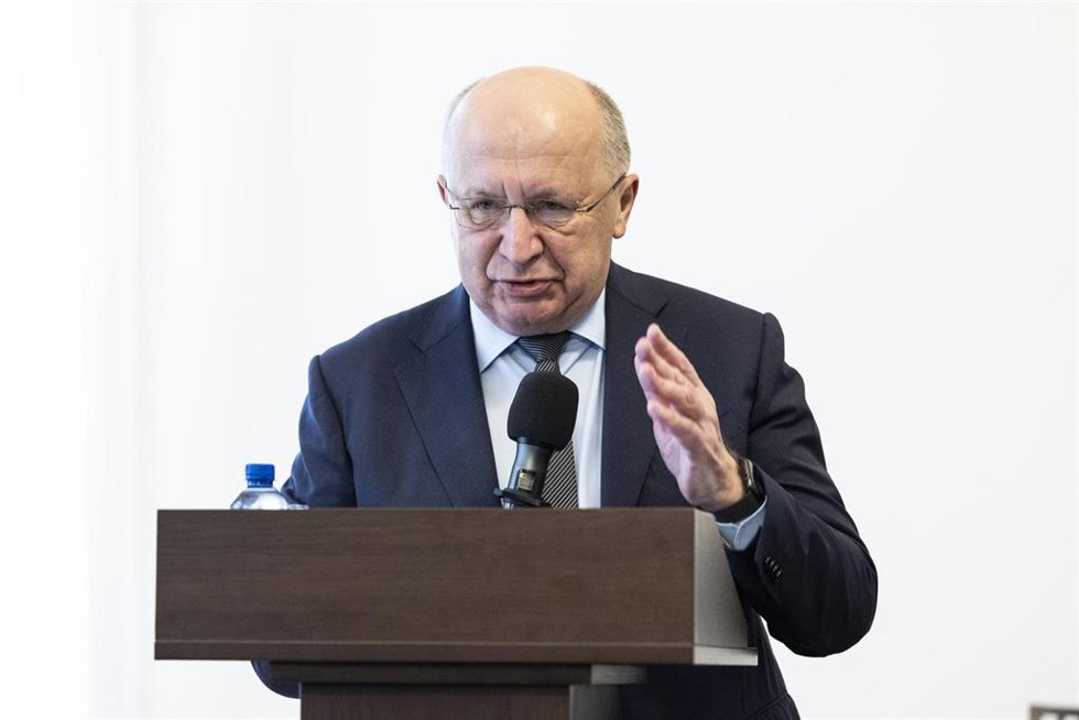 El comisario europeo de Defensa, Andrius Kubilius