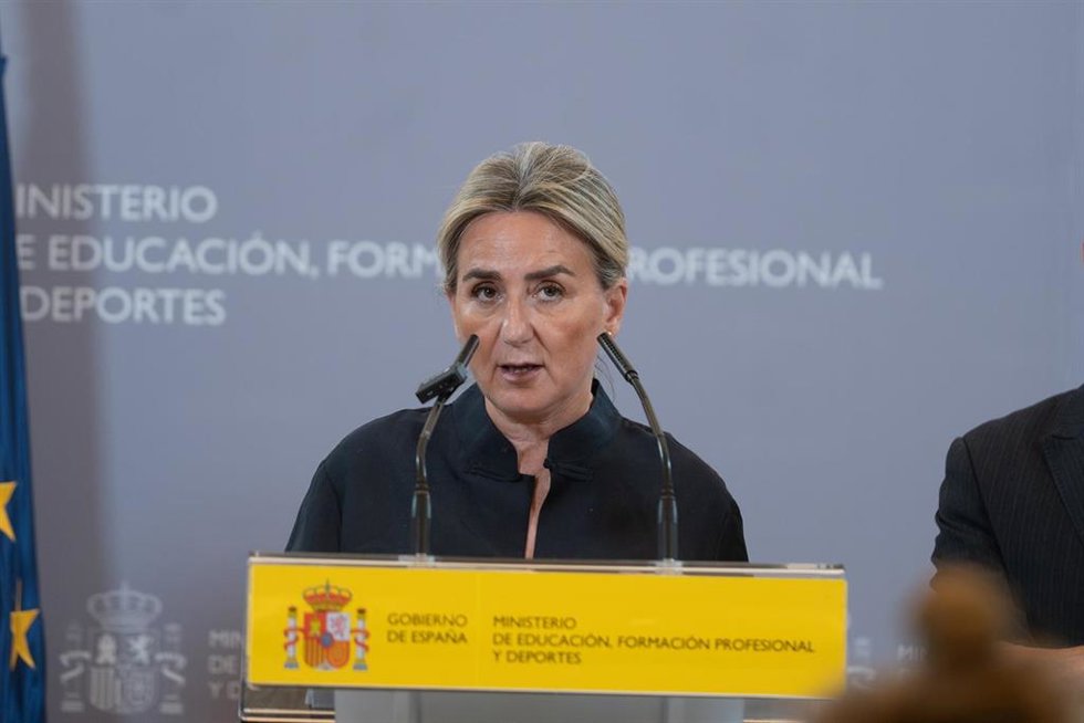 La ministra de Educación, Formación Profesional y Deportes, Milagros Tolón, ofrece una rueda de prensa antes de la Conferencia Sectorial de Educación, en el Ministerio de Educación, Formación Profesional y Deportes, a 3 de junio de 2026, en Madrid (España